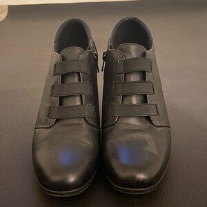 Clarks Women's Leather Ankle Boot Heel